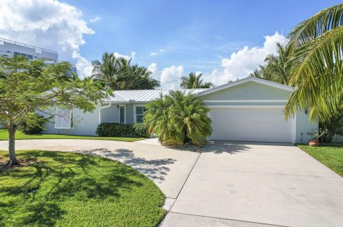 1713 Bayshore Dr, Fort Pierce, FL 34949-3402