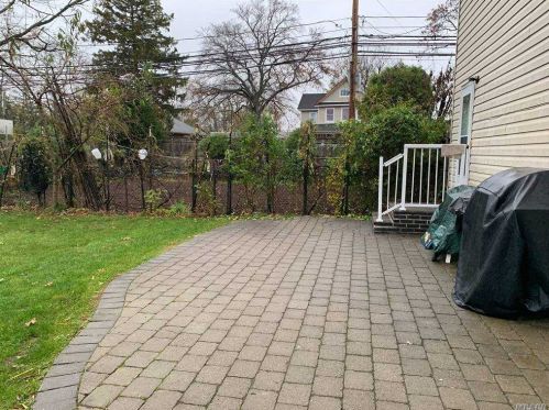 365 Deauville Blvd, Copiague, NY 11726-3015