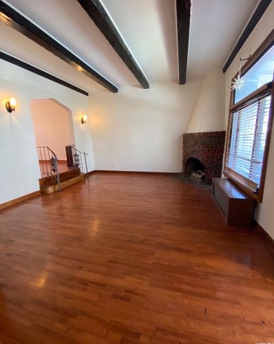 130-05 226th St, Jamaica, NY 11413-1319