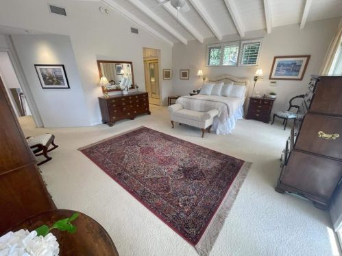 3304 Silver Oak Ln, Vista CA  92084-6614 exterior