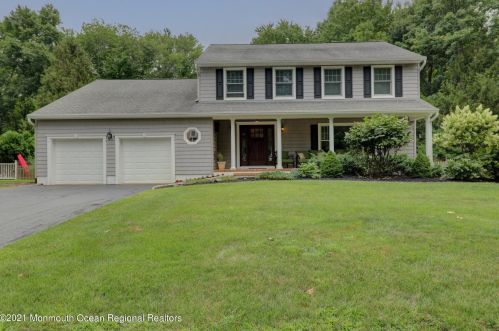 521 Buchanan Blvd, Tinton Falls, NJ 07701-5321