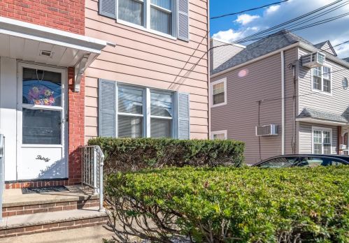 30 Kelly Pkwy, Bayonne, NJ 07002-3412