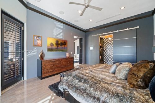 4828 Peninsula Dr, Daytona Beach FL 32127-7203 exterior