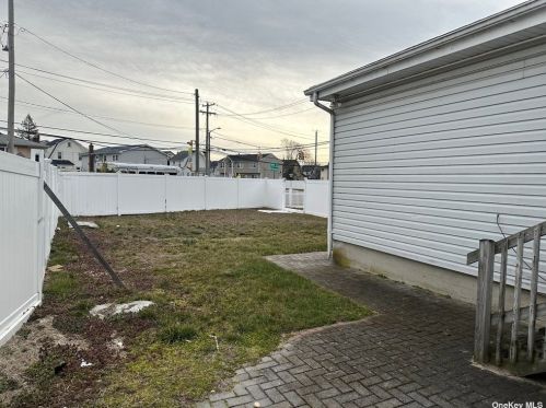 1 Irene St, North Lindenhurst NY  11757-1204 exterior