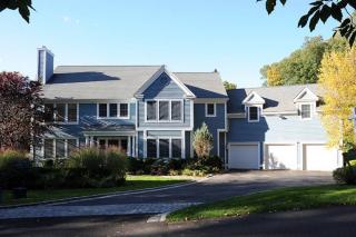 78 Cross Country Trl, Stamford, CT 06903-3339