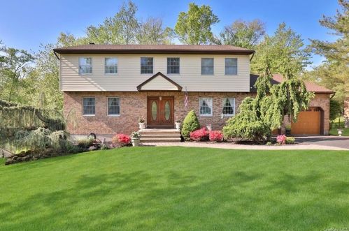 11 Virginia St, Valley Cottage, NY 10989-2503