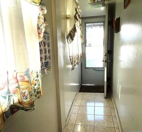 311 Rich Ave, Mount Vernon NY  10552-3010 exterior