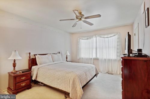 1186 Horseshoe Dr, Blue Bell PA  19422-1948 exterior