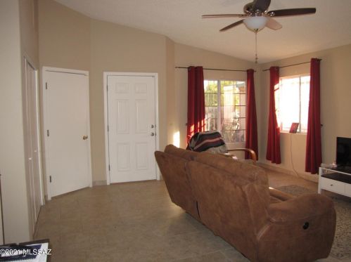 4520 Fenwick Dr, Tucson, AZ 85730-4850