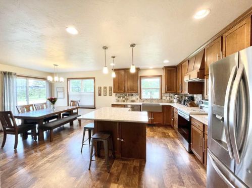 401 Sweetflag Ave, Fond Du Lac WI  54935-1875 exterior