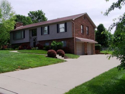520 Talbott Dr, Versailles, KY 40390-1042