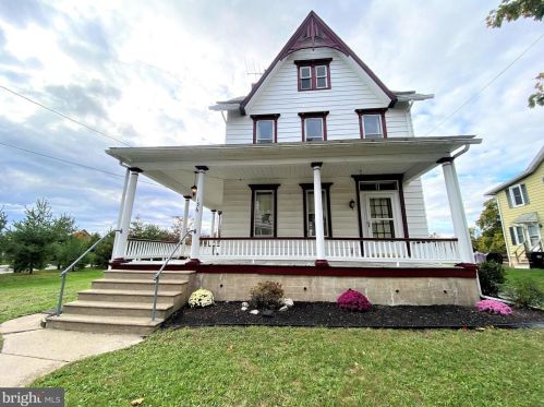 136 Main St, Richlandtown, PA 18955-1048