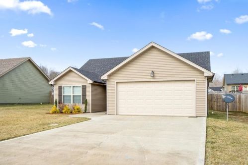 1285 Freedom Dr, Clarksville, TN 37042-8081