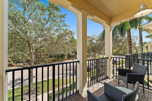 290 Quarry Knoll Way, Jupiter FL  33458-2888 exterior