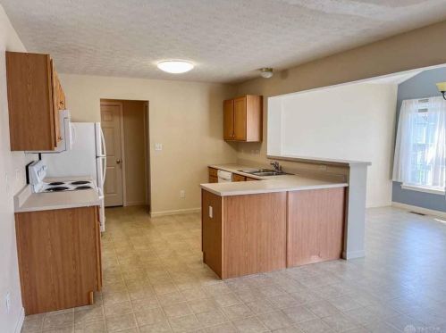 115 Springhouse Dr, Englewood OH  45322-8795 exterior