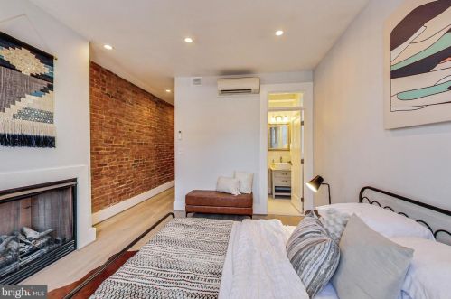 2119 1st St, Washington DC  20001-1004 exterior