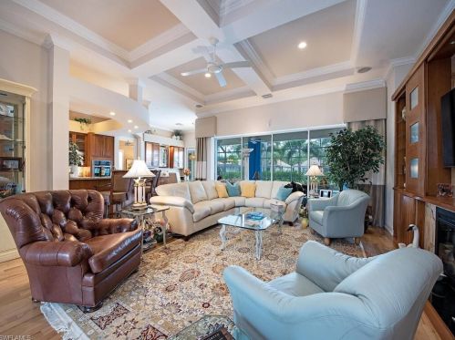 16117 Parque Ln, Naples, FL 34110-2817