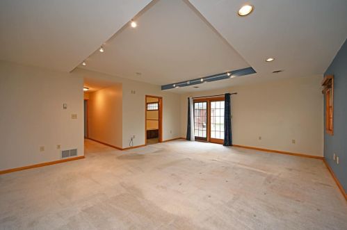 5124 Hagewa Dr, Cincinnati OH 45242-6247 exterior