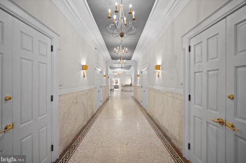 1811 Chestnut St, Philadelphia PA  19103-3721 exterior