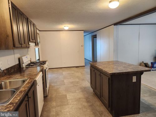 197 Willington Dr, Macungie, PA 18062-9236