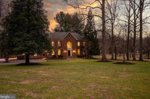 281 Golden Woods Ct, Great Falls VA  22066-4152 exterior