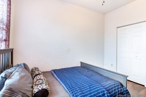 1121 147th Ter, Hollywood FL  33027-6182 exterior