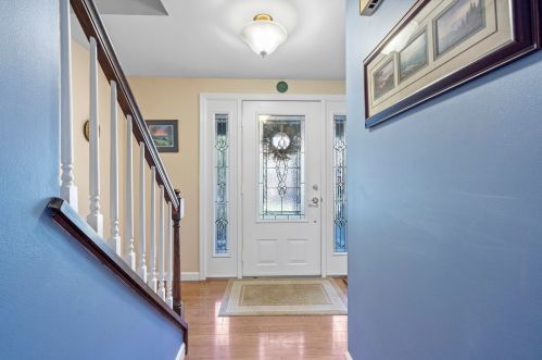 14 Commons Dr, Bradfordwoods, PA 15015-1304