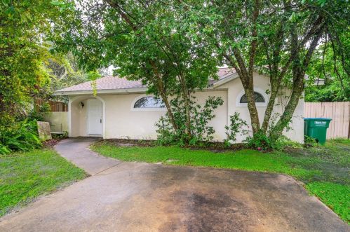 1994 Old Mill Dr, Deltona, FL 32725-3687