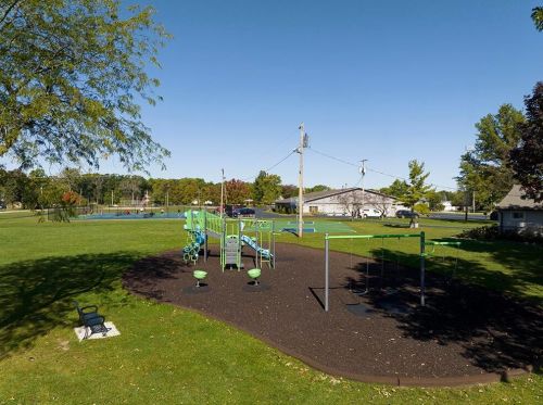 1239 Choctaw Dr, London OH  43140-8726 exterior