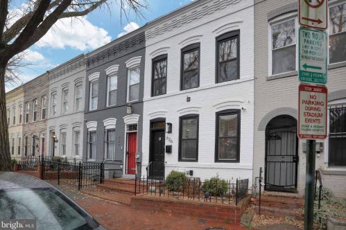 626 14th Pl, Washington, DC 20002-5416