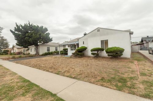 14031 Charlemagne Ave, Bellflower, CA 90706-2331