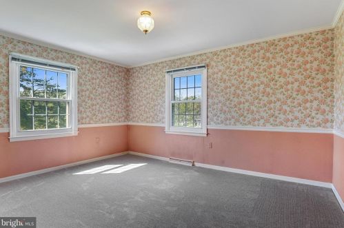 4351 Crestview Rd, Harrisburg PA 17112-2009 exterior