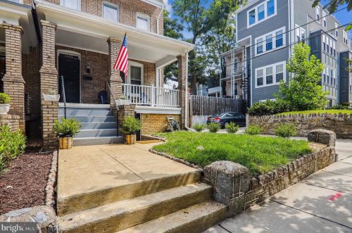 1407 Shepherd St, Washington, DC 20011-5409