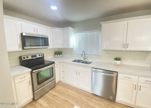 15619 17 Ave, Phoenix AZ 85086-8771 exterior