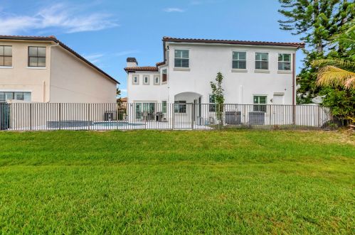 4030 Artesa Dr, Boynton Beach FL  33436-2628 exterior