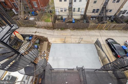 1111 Holbrook Ter, Washington DC 20002-2704 exterior