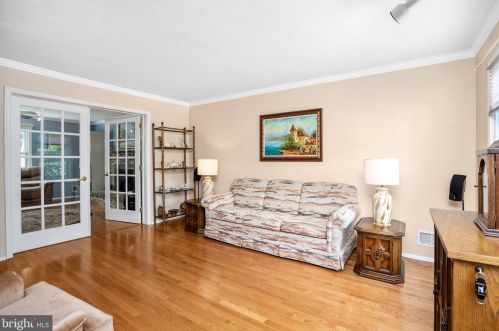 16 Dix Ln, Trenton NJ 08648-4844 exterior