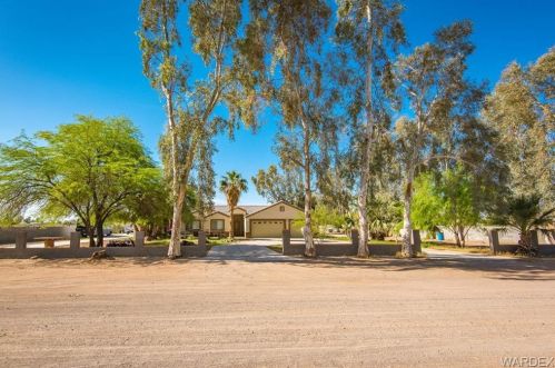 2154 Pescador Dr, Mohave Valley, AZ 86440-9333