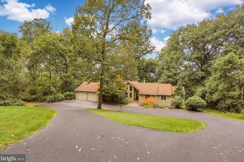 1091 Mahlon Dr, Dauberville, PA 19533-9007