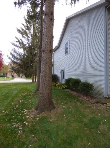 1501 Whispering Pines Ln, Bellefontaine OH  43311-9263 exterior