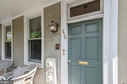 114 6th St, Washington, DC 20003-1128