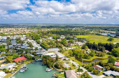 108 Lyons Bay Rd, Nokomis FL 34275-3015 exterior