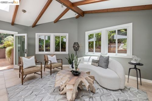 61 Calvert Ct, Oakland CA 94611-3436 exterior