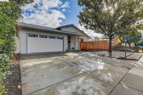663 Starling Ave, Livermore CA  94551-6143 exterior