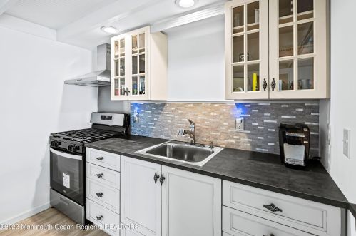 211 Cedar Dr, Berkeley Township NJ 08721-3109 exterior