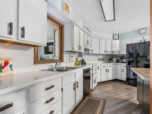 3319 Bellevue Pl, Two Rivers WI  54241-1527 exterior