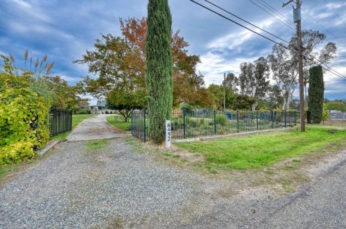 8452 El Modena Ave, Elverta, CA 95626-9568