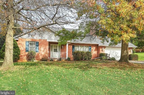 45 Juniper Dr, Littlestown, PA 17340-9692