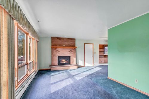 700 Fritzie Ave, Crivitz, WI 54114-1578