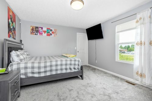 104 Glen Crossing Dr, Pataskala OH  43062-7090 exterior